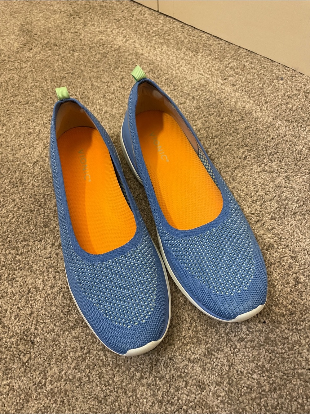 NWOT Vionic Kallie Knit stretch Slip-On Sneakers Sz 11 Blue